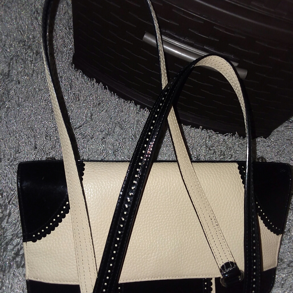 Brighton, "Paulette" Creme/Black Leather Shoulder - Picture 6 of 8